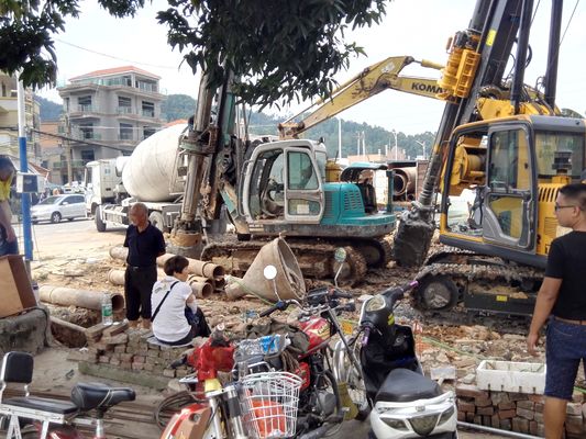 Macchina per impianti di perforazione pesante da 50.000 kg con sistema idraulico da 32 MPa e forza di trazione massima di 100 kN per applicazioni di perforazione