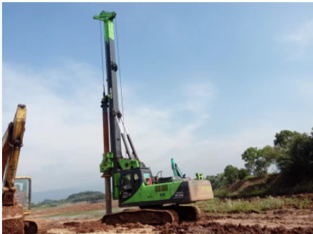 Escavatore per pozzi d'acqua per la perforazione di fondazioni per la perforazione di rocce per la perforazione di rocce KR150A 1300mm