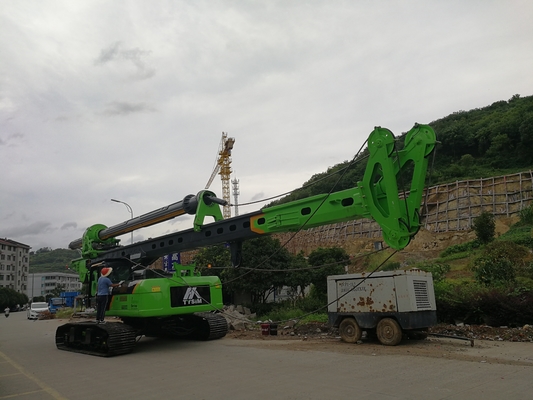 220kN.M Macchina di perforazione rotativa per fori KR220C 66t Profondità di perforazione 64 / 51m 35 Mpa Piattaforma di impilazione rotativa