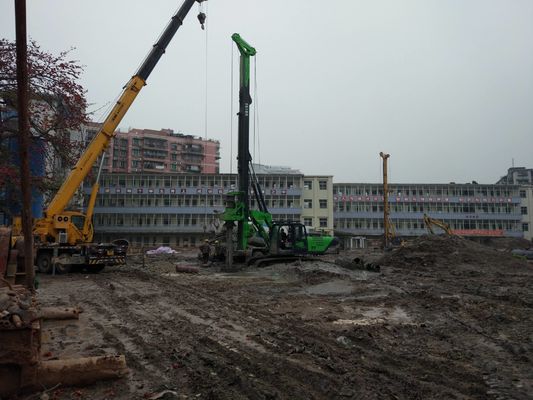 Macchina per impianti di perforazione con pressione pilota di 3,9 MPa Capacità di 94,3 tonnellate e coppia massima di 150 KN.m per fondamento di perforazione