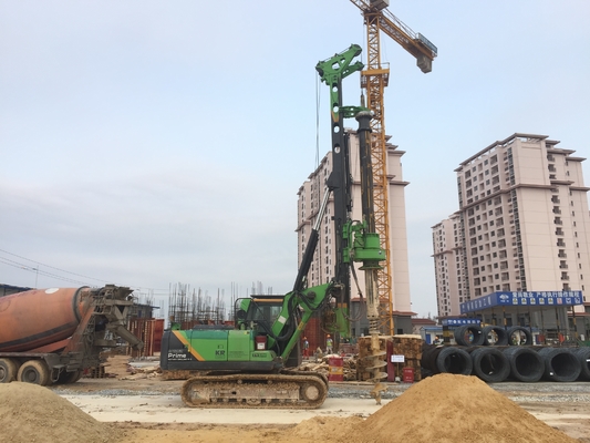 220kN.M Macchina di perforazione rotativa per fori KR220C 66t Profondità di perforazione 64 / 51m 35 Mpa Piattaforma di impilazione rotativa